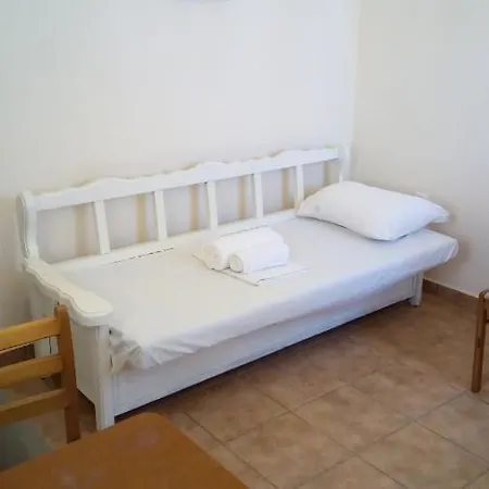 Helena Hébergement de vacances Náoussa